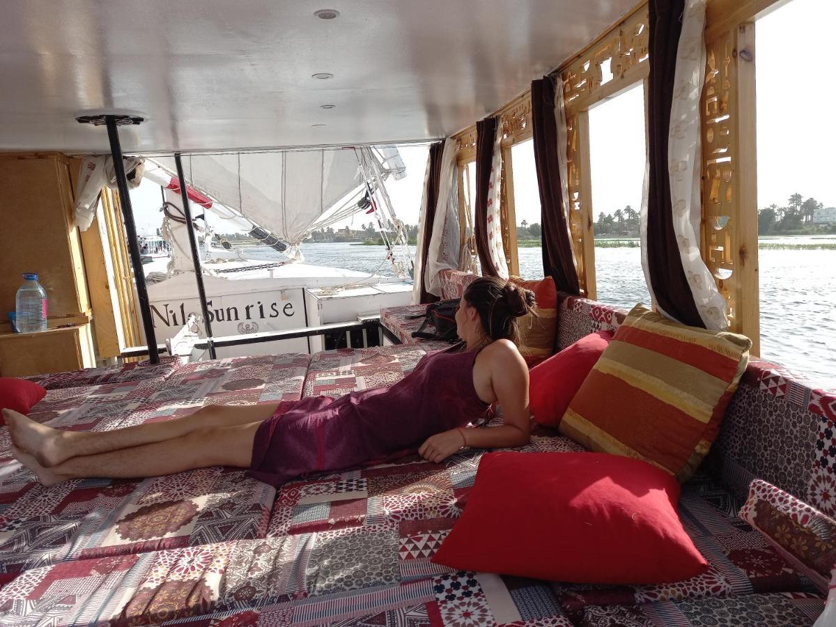 Nile Sunrise Felucca Boat Private Rental Luksor Dış mekan fotoğraf