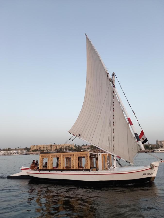 Nile Sunrise Felucca Boat Private Rental Luksor Dış mekan fotoğraf