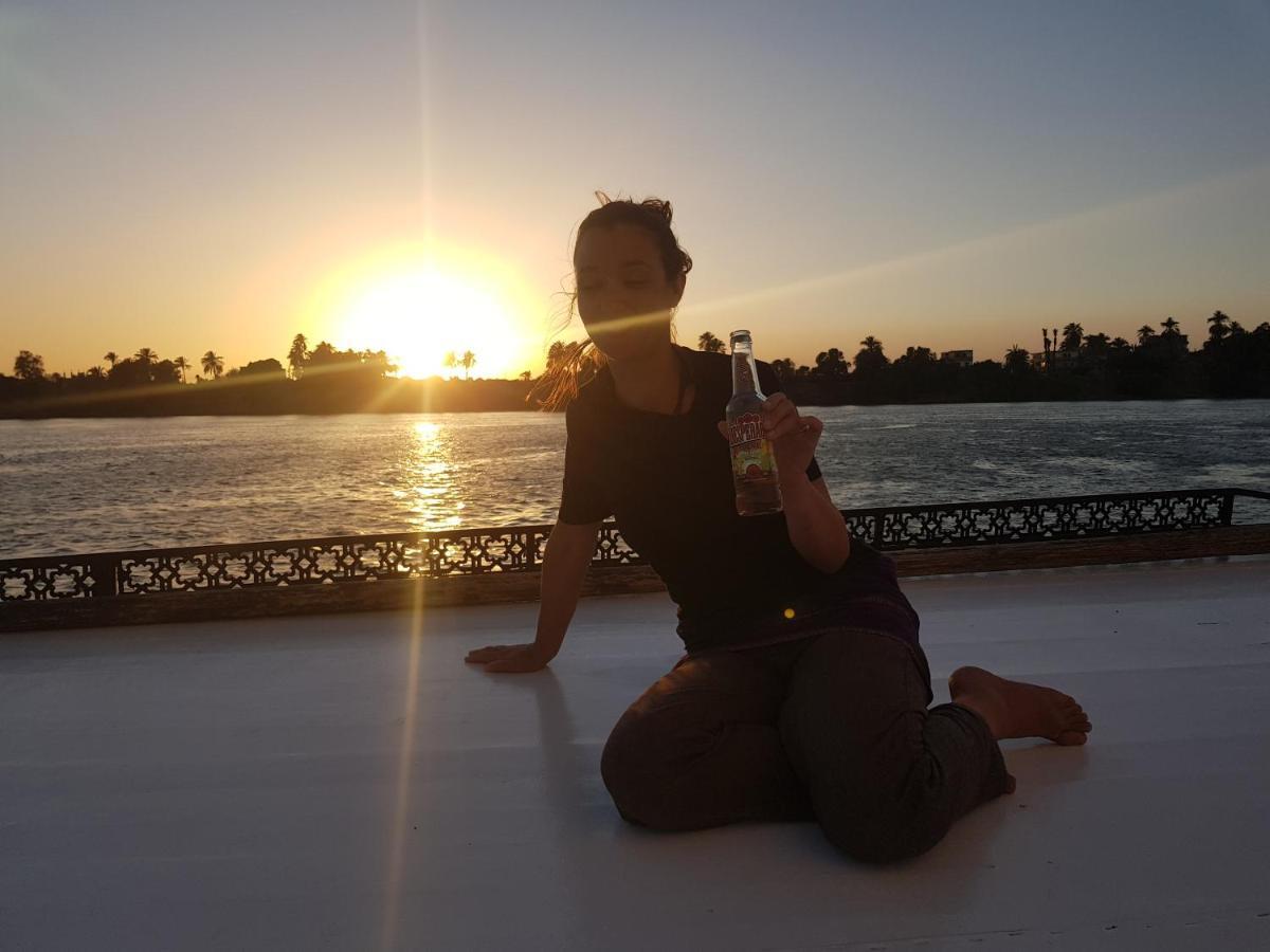 Nile Sunrise Felucca Boat Private Rental Luksor Dış mekan fotoğraf