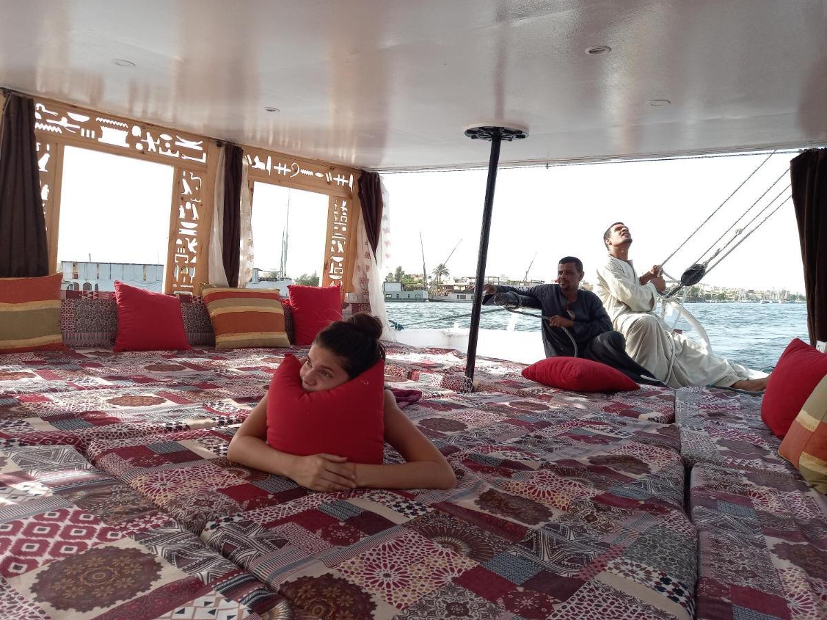 Nile Sunrise Felucca Boat Private Rental Luksor Dış mekan fotoğraf