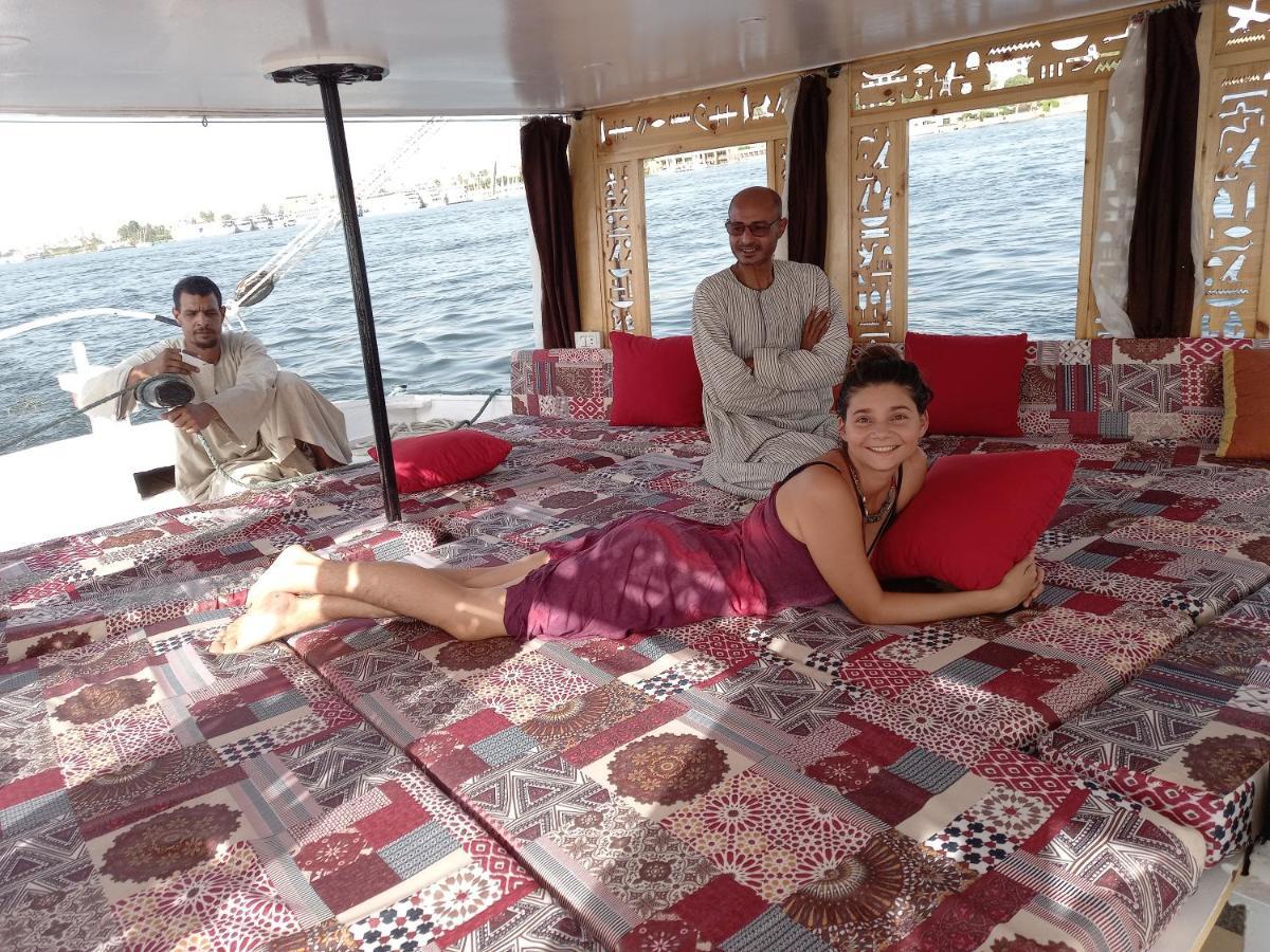 Nile Sunrise Felucca Boat Private Rental Luksor Dış mekan fotoğraf