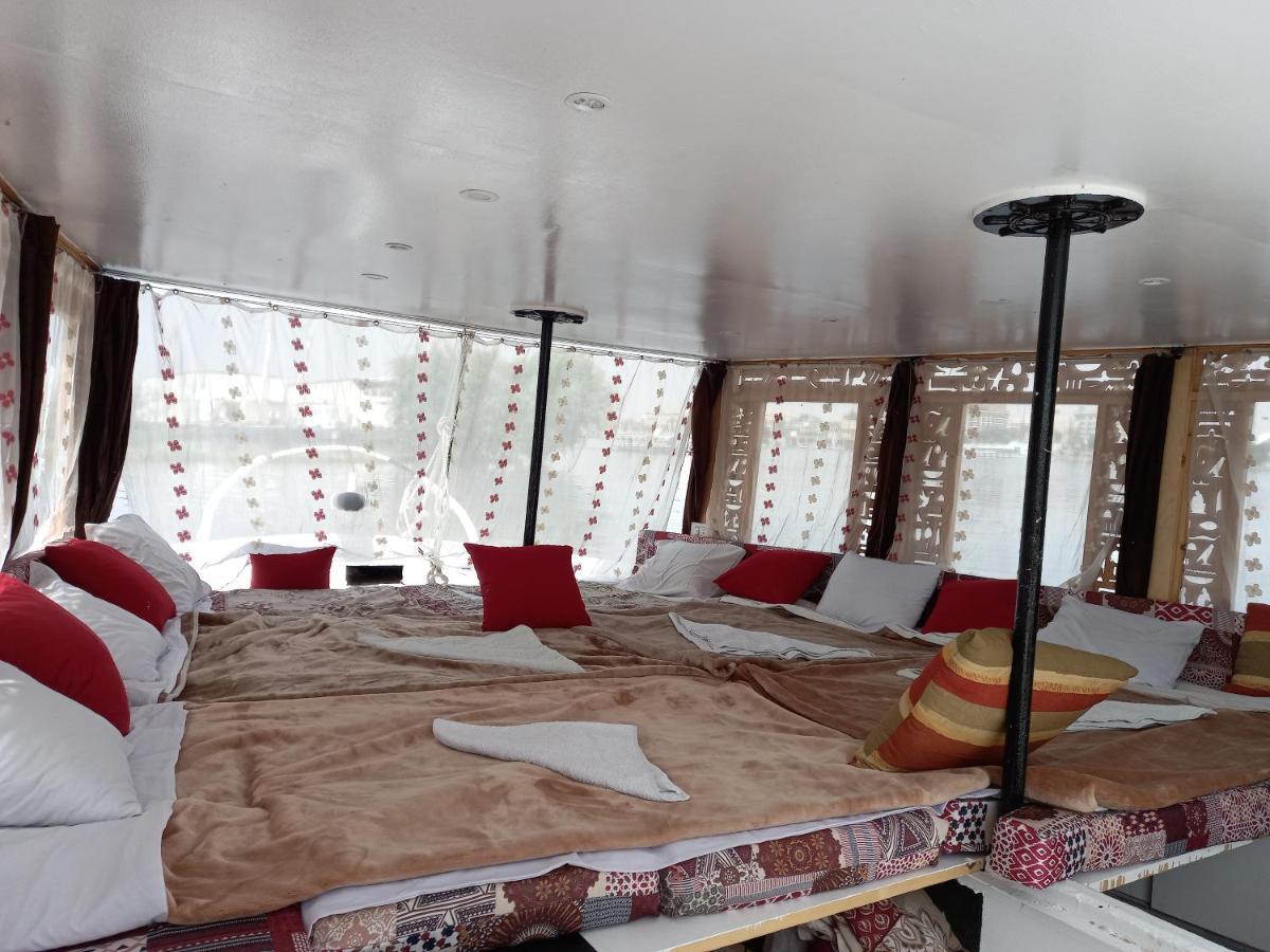 Nile Sunrise Felucca Boat Private Rental Luksor Dış mekan fotoğraf