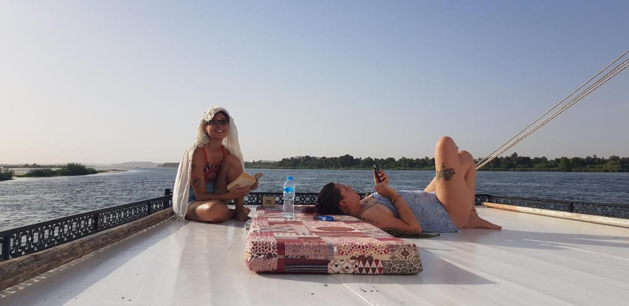 Nile Sunrise Felucca Boat Private Rental Luksor Dış mekan fotoğraf