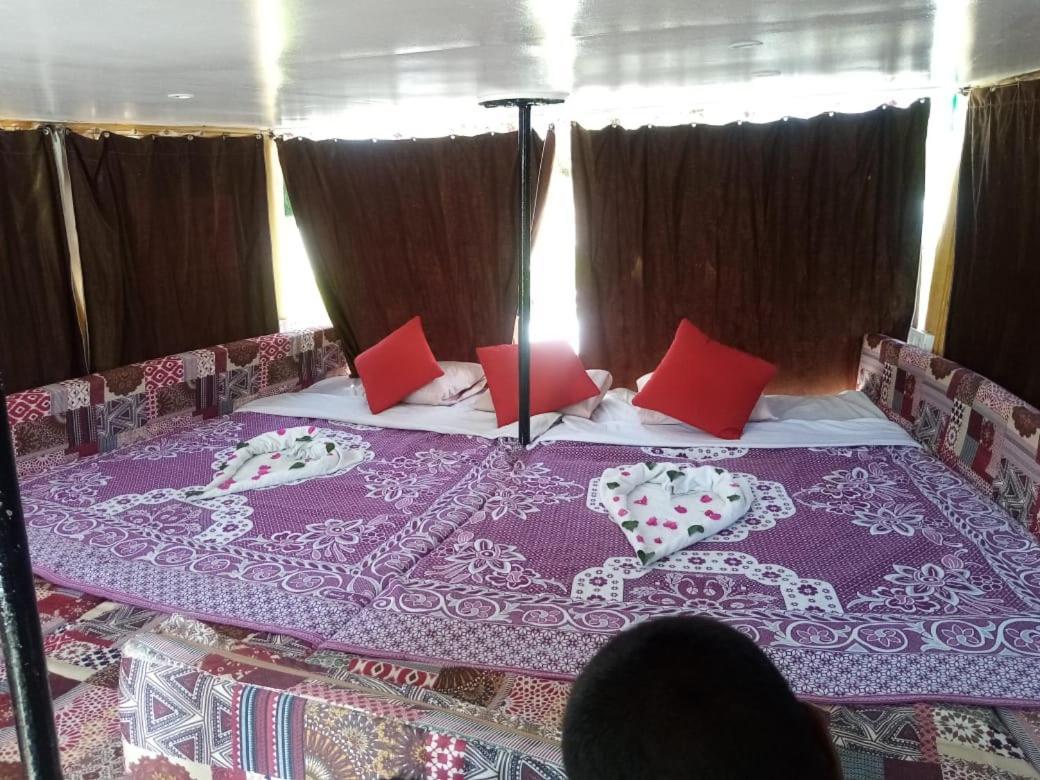 Nile Sunrise Felucca Boat Private Rental Luksor Dış mekan fotoğraf