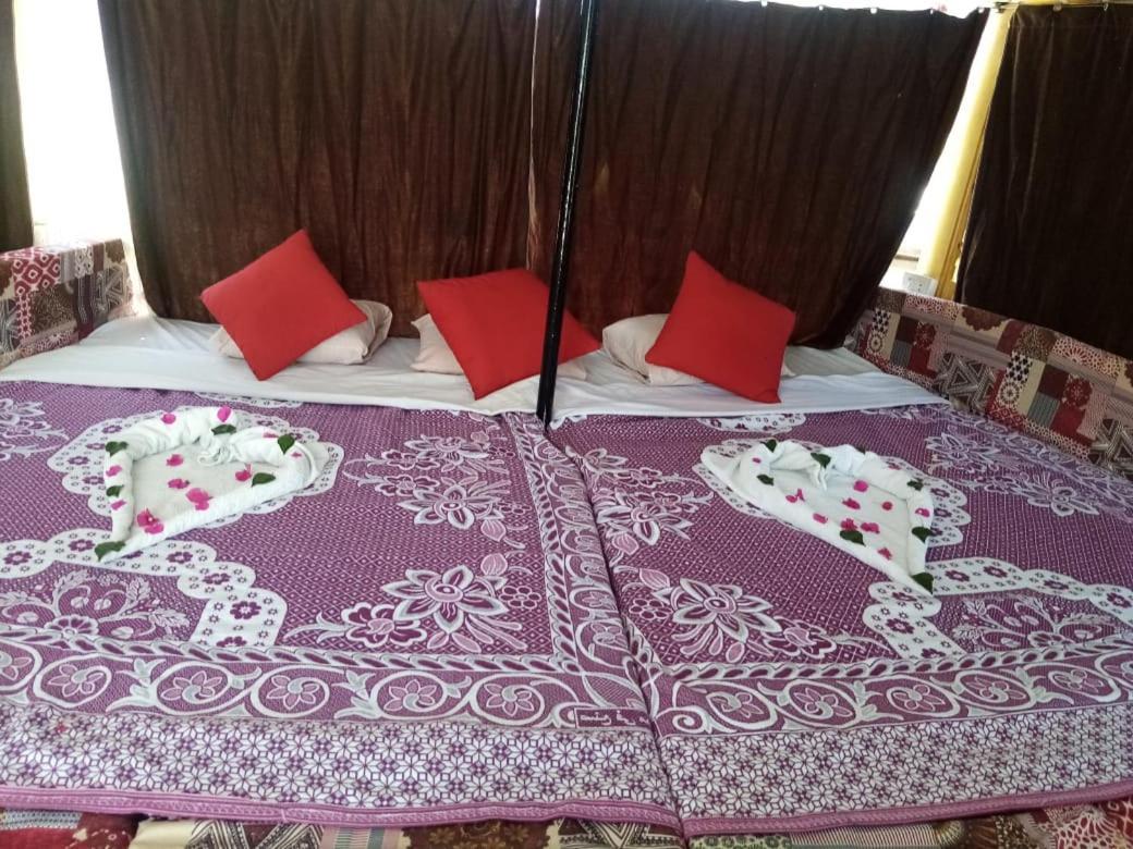 Nile Sunrise Felucca Boat Private Rental Luksor Dış mekan fotoğraf