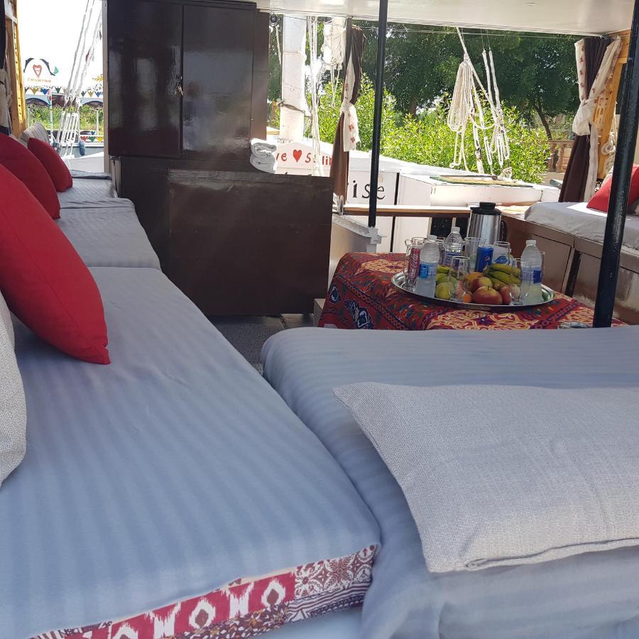 Nile Sunrise Felucca Boat Private Rental Luksor Dış mekan fotoğraf