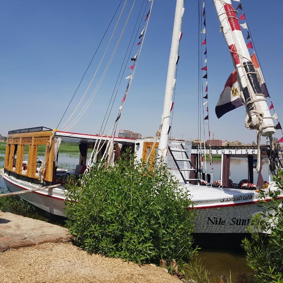 Nile Sunrise Felucca Boat Private Rental Luksor Dış mekan fotoğraf