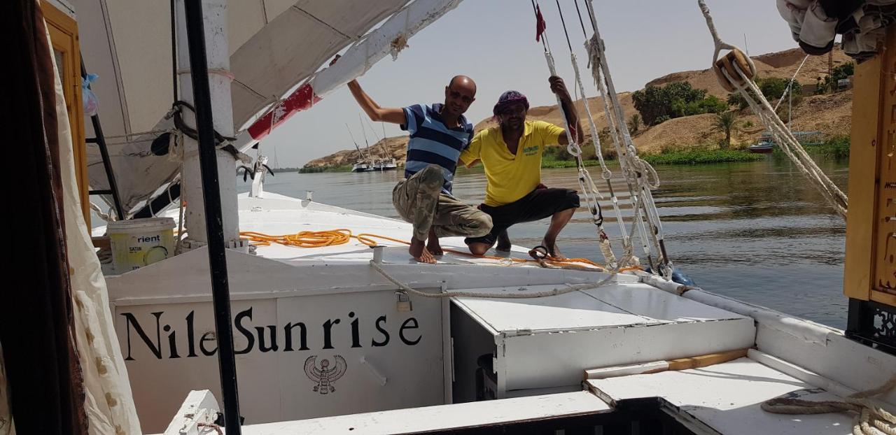 Nile Sunrise Felucca Boat Private Rental Luksor Dış mekan fotoğraf