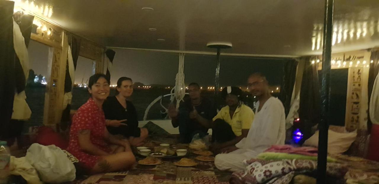 Nile Sunrise Felucca Boat Private Rental Luksor Dış mekan fotoğraf