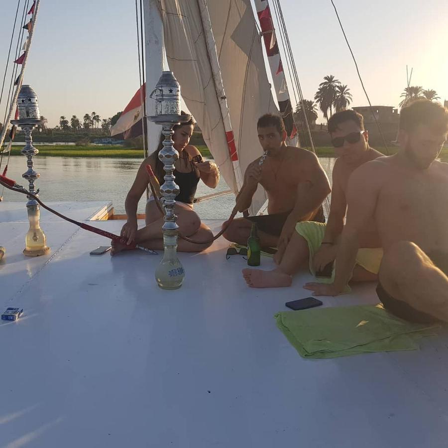 Nile Sunrise Felucca Boat Private Rental Luksor Dış mekan fotoğraf