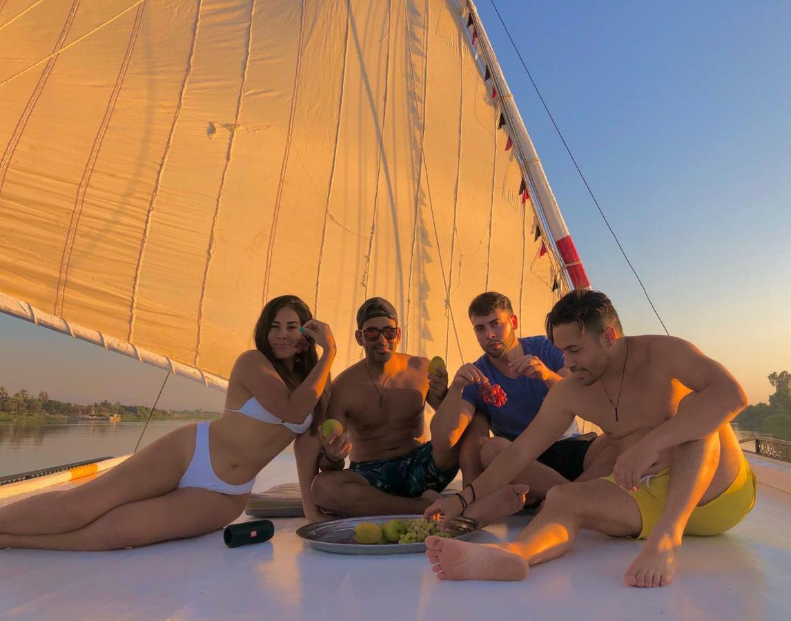 Nile Sunrise Felucca Boat Private Rental Luksor Dış mekan fotoğraf