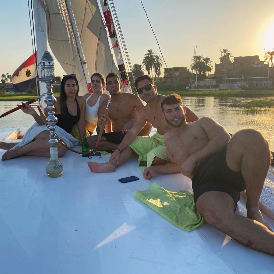 Nile Sunrise Felucca Boat Private Rental Luksor Dış mekan fotoğraf