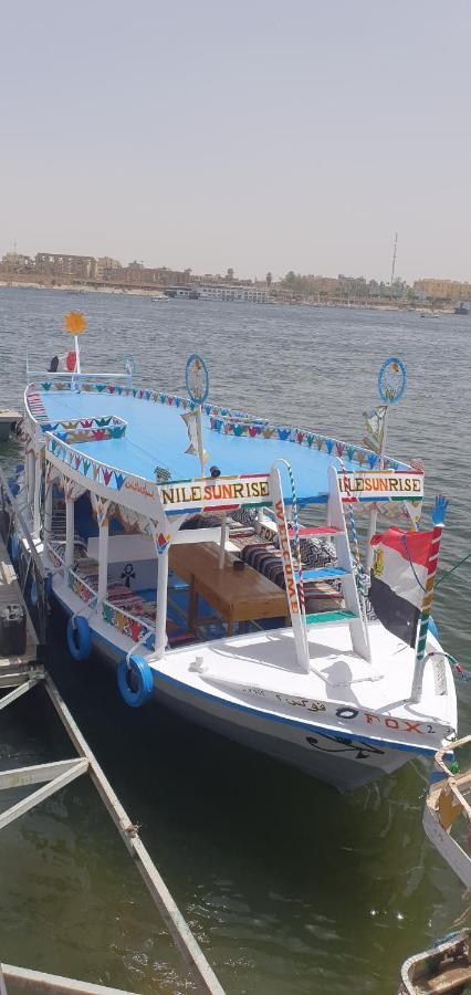 Nile Sunrise Felucca Boat Private Rental Luksor Dış mekan fotoğraf