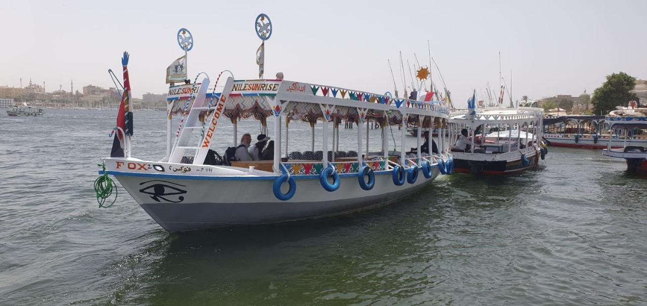 Nile Sunrise Felucca Boat Private Rental Luksor Dış mekan fotoğraf
