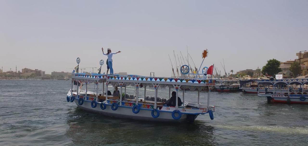 Nile Sunrise Felucca Boat Private Rental Luksor Dış mekan fotoğraf