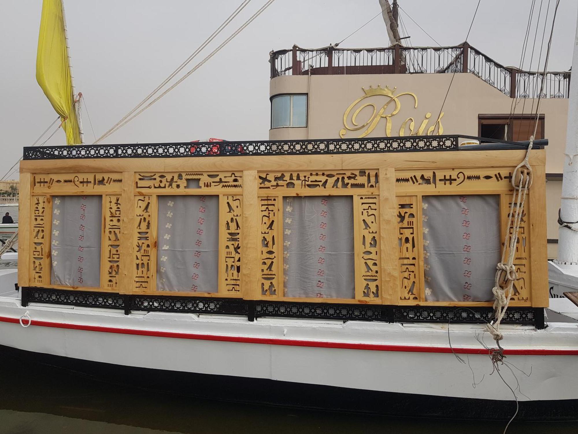 Nile Sunrise Felucca Boat Private Rental Luksor Oda fotoğraf